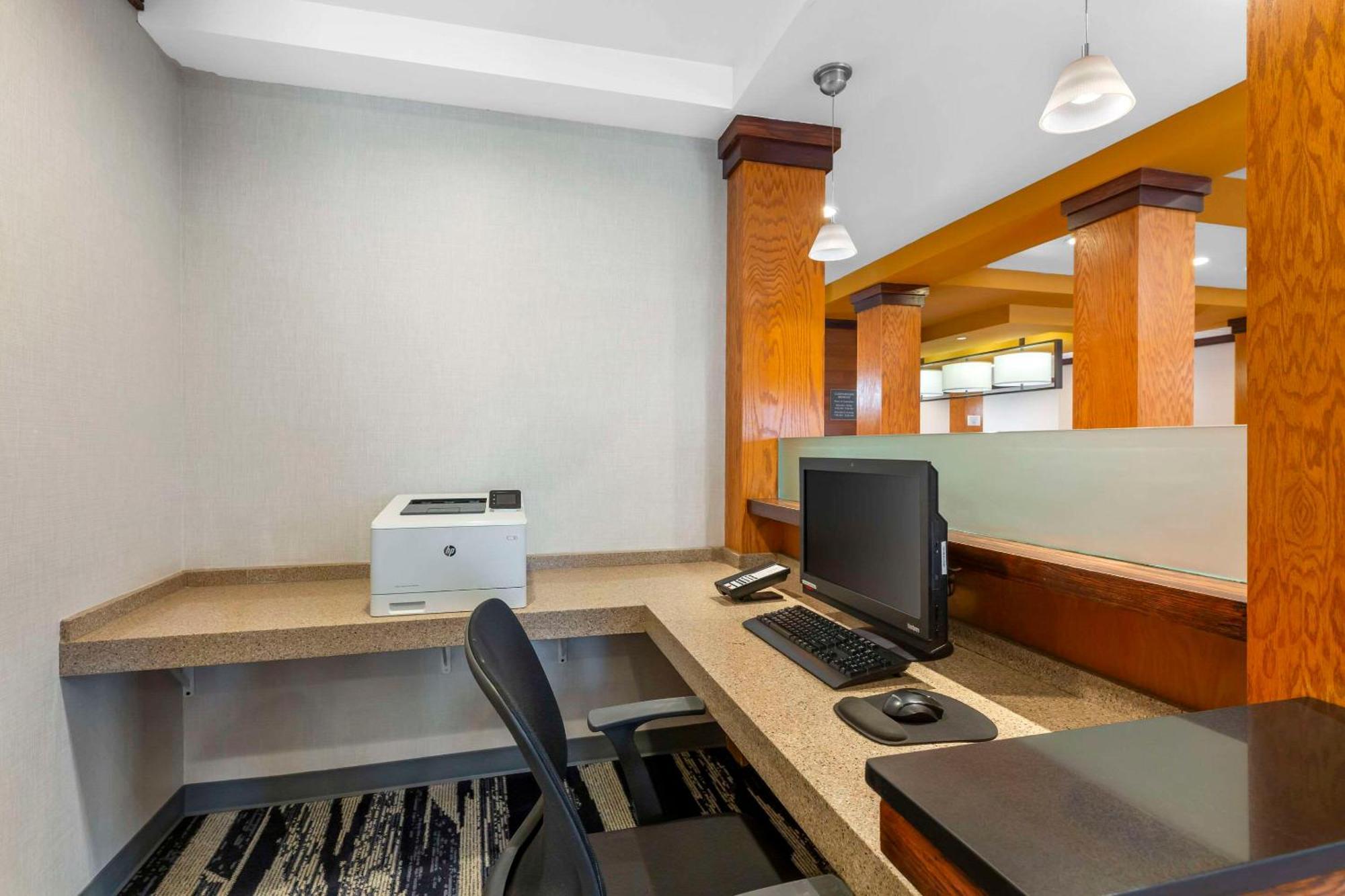 Comfort Inn & Suites Akron South Buitenkant foto