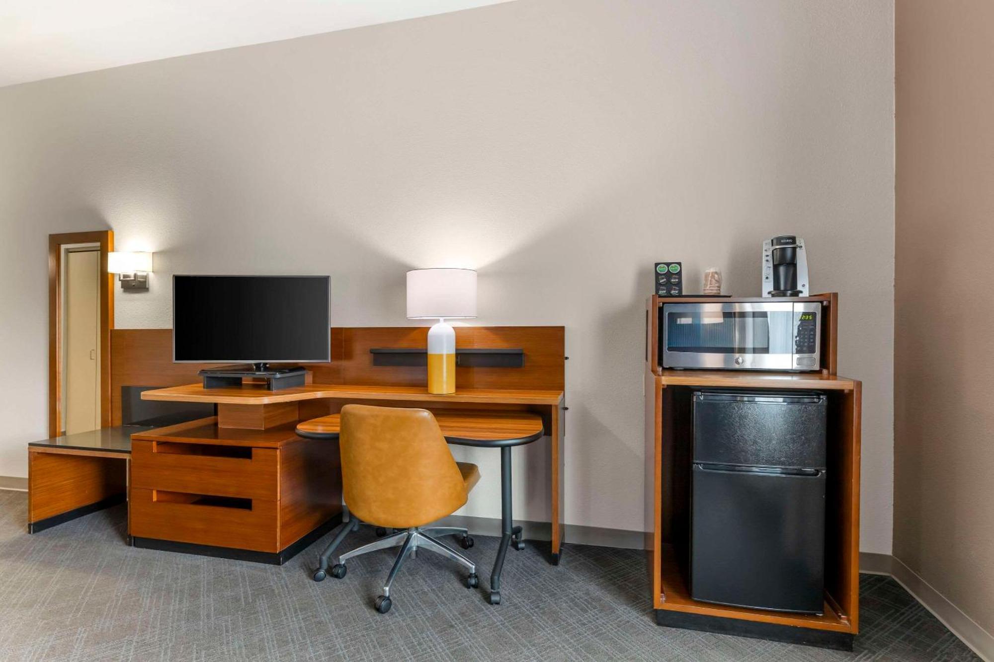 Comfort Inn & Suites Akron South Buitenkant foto