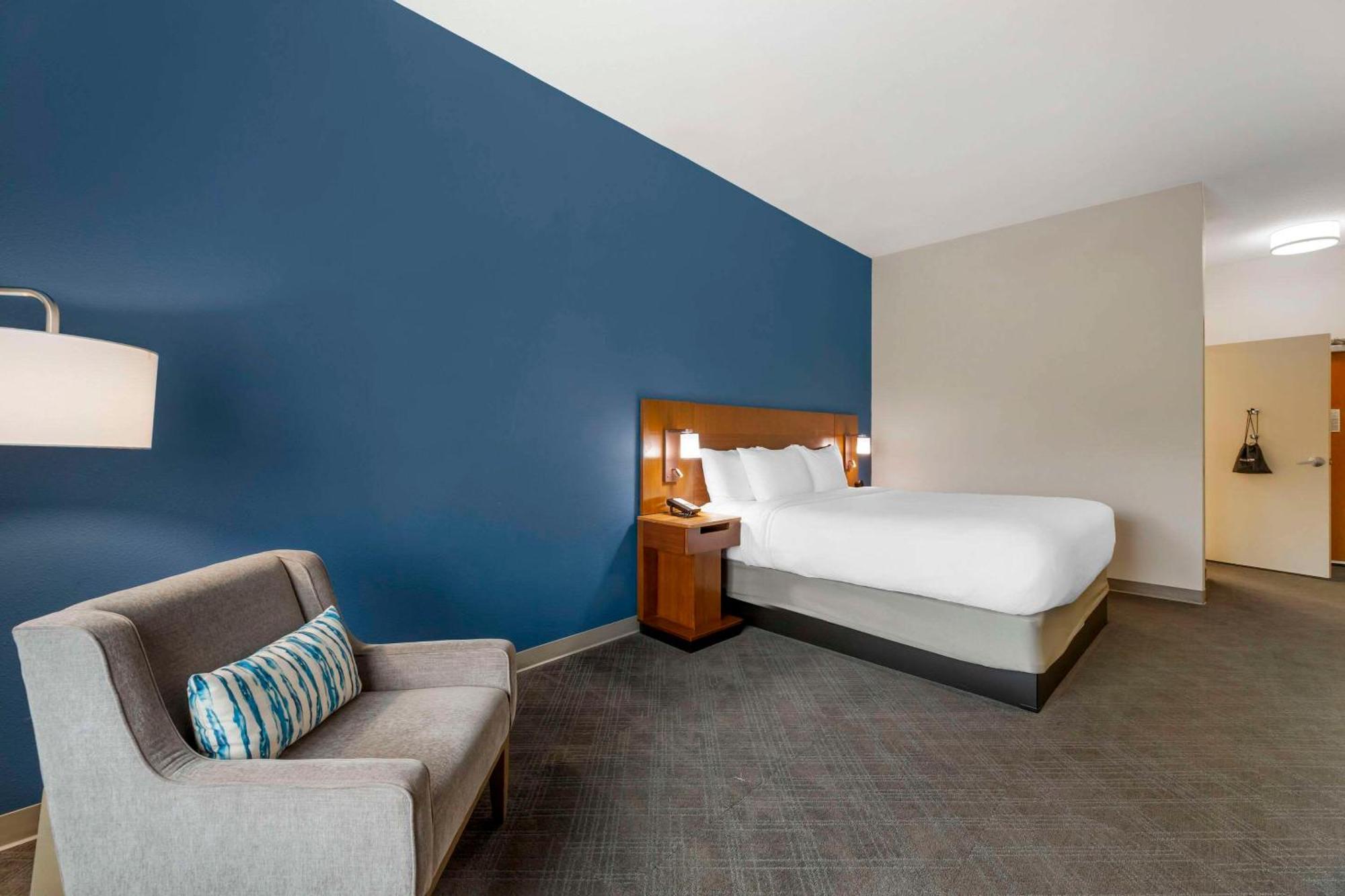 Comfort Inn & Suites Akron South Buitenkant foto