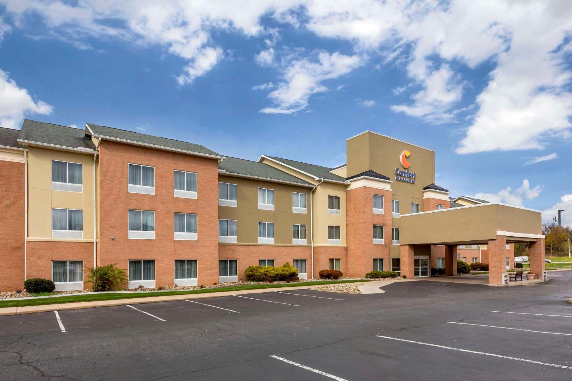 Comfort Inn & Suites Akron South Buitenkant foto